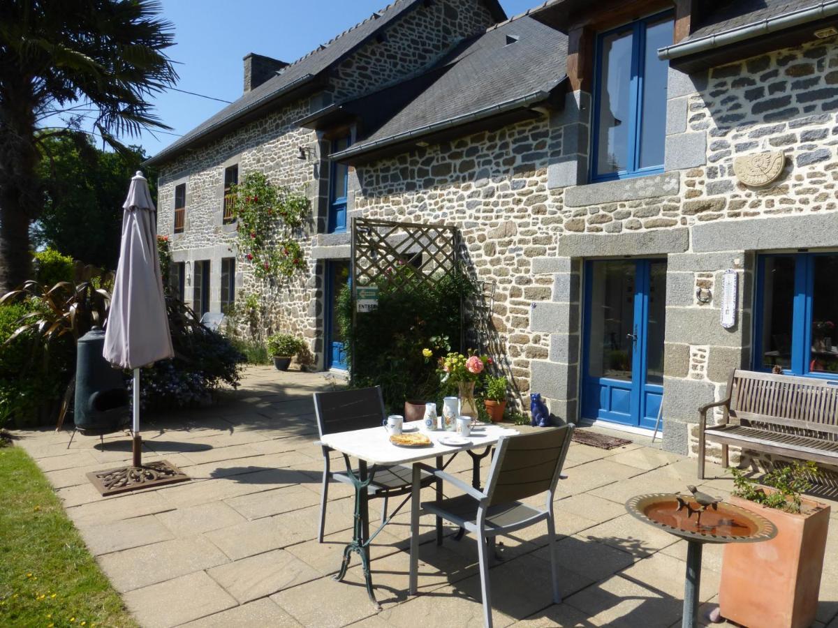 Saint-Pierre-de-Plesguen Les Petites Chapelles Bed & Breakfast エクステリア 写真